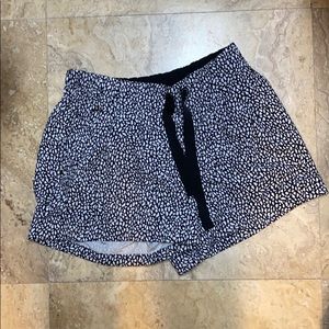 Lululemon spring break away short